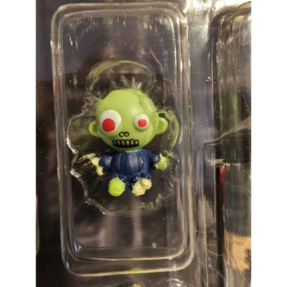 Roblox Avatar Shop Punk's Not Dead! Action Figure w/Zombie Plush Backpack Code - Picture 9 of 11